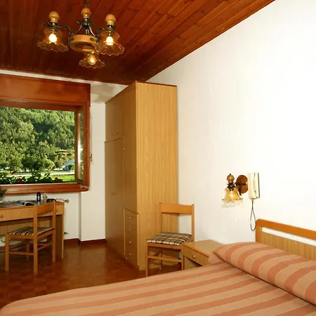 Hotel Edelweiss 2*